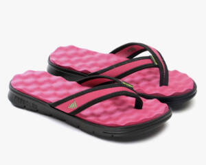 PR SOLES® Sconset Recovery Flip Flops in pink